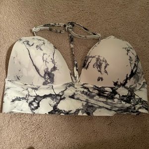 Vs pink sports bra